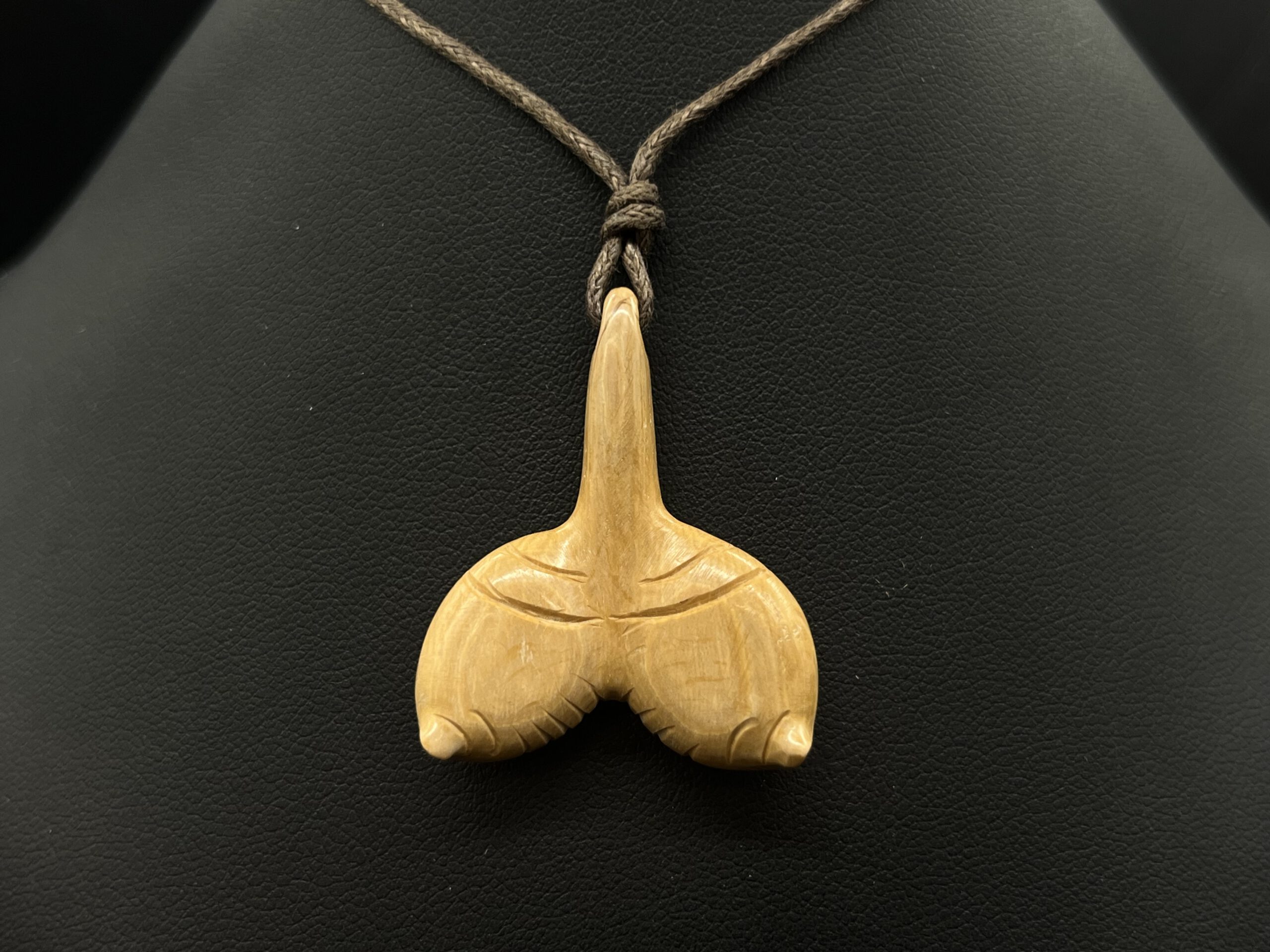 Kette Stilisierte Frauenbrüste