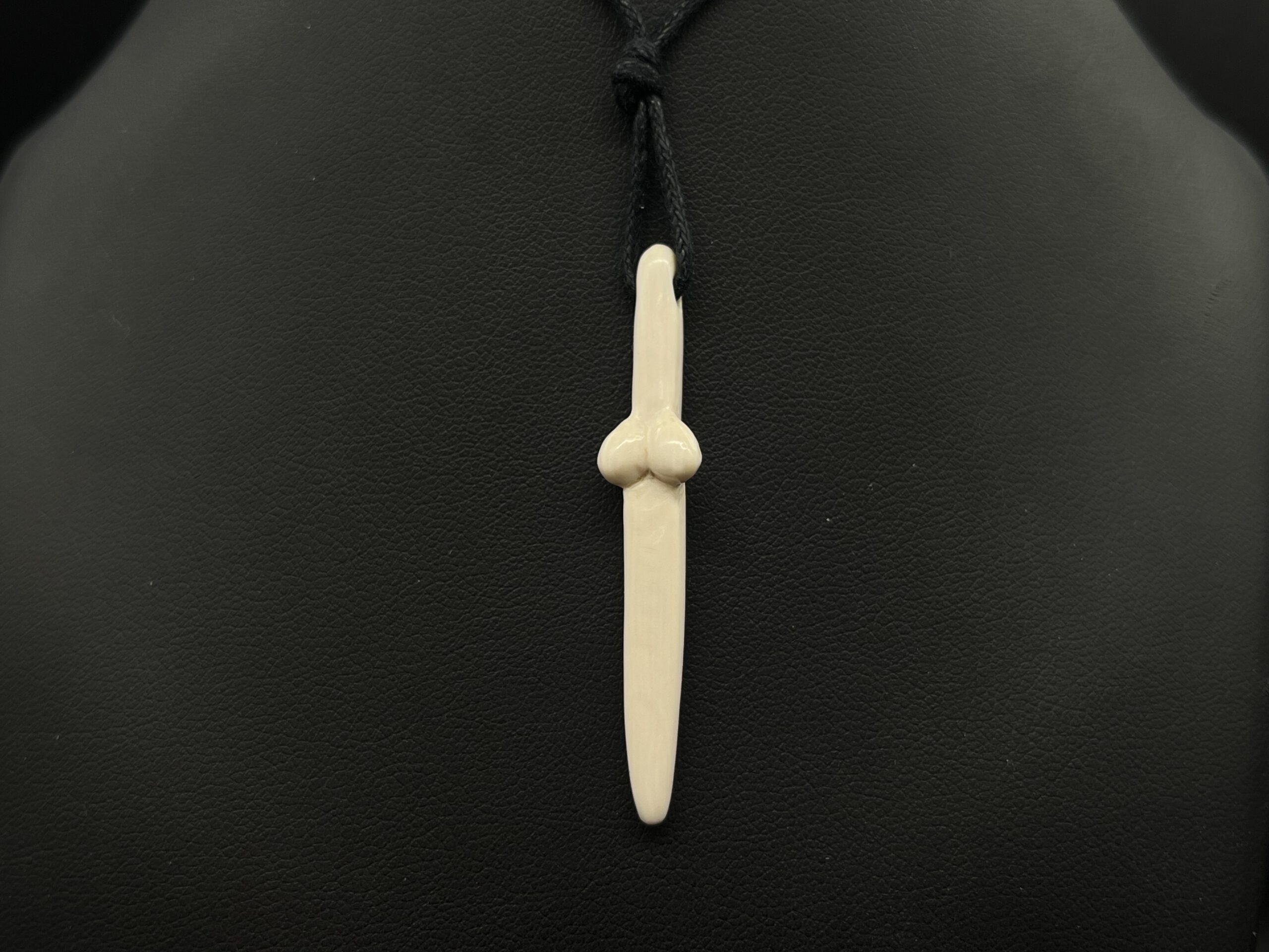 Kette Stilisierte Frauenfigur