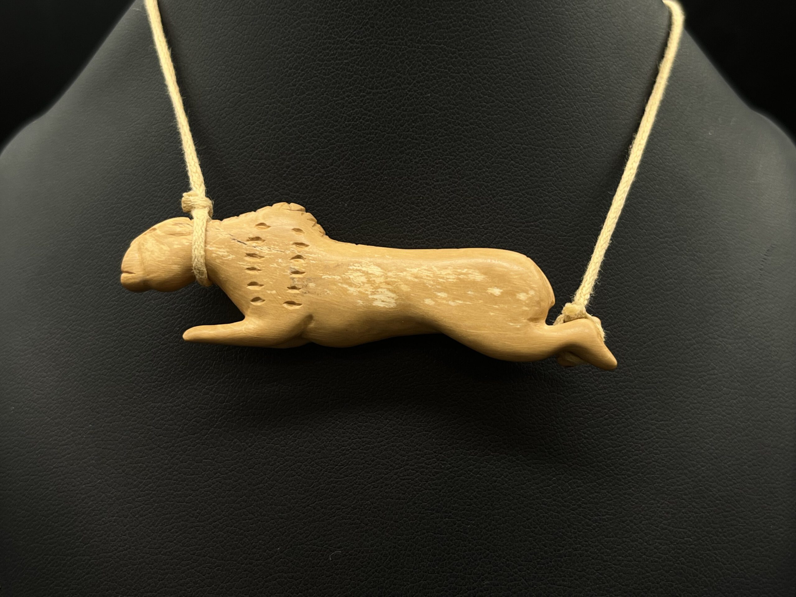 Kette Löwe Vogelherd – Bild 3